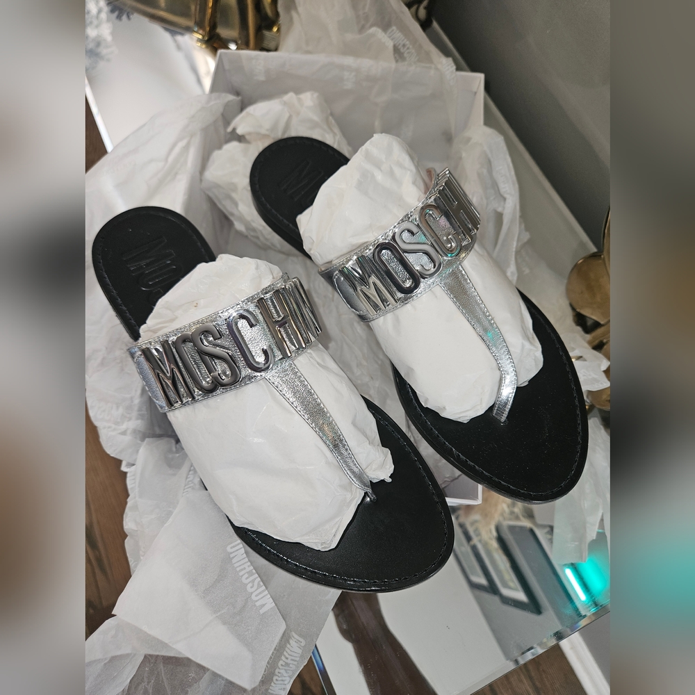 MOSCHINO T-STRAP SLIDE